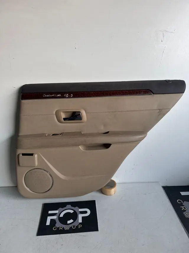 Panel de puerta trasera derecho para Cadillac SRX. Referencia original : 25807498