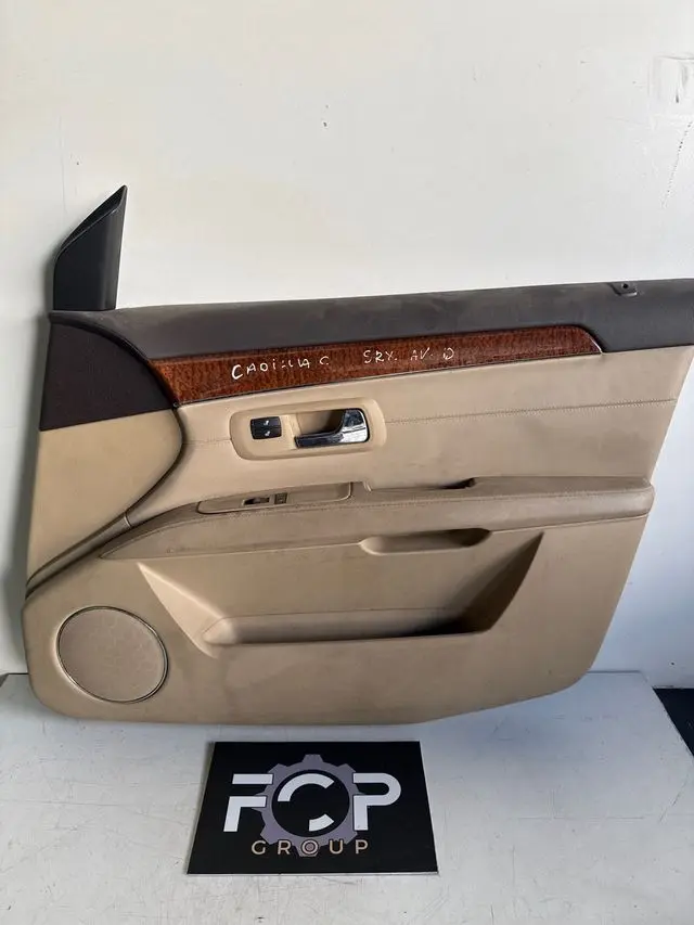 Panel Puerta Delantero Derecho Cadillac SRX 3.6 V6 4X4 Referencia original : 25807476