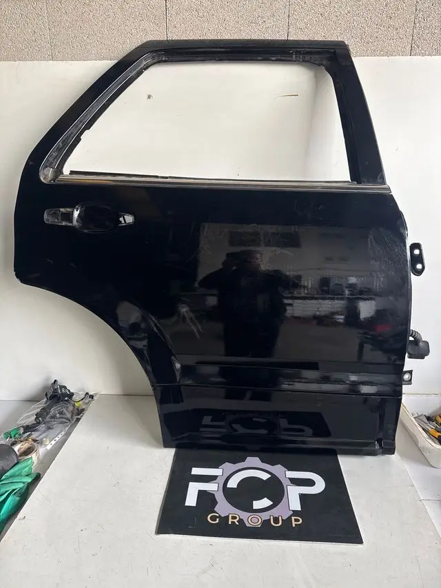 Puerta Trasera Derecha Cadillac SRX 2003-2009 3.6 V6 4X4 Referencia original : 2452763